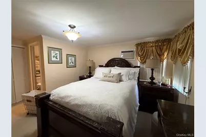 75 Maplewood Avenue, Hempstead, NY 11550 - Photo 8