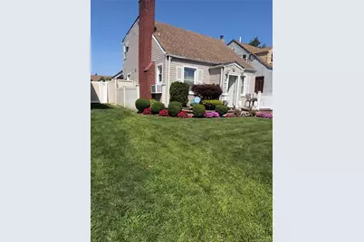75 Maplewood Avenue, Hempstead, NY 11550 - Photo 18