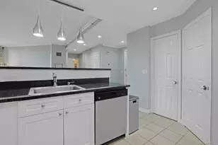 300 Mamaroneck Ave, White Plains, NY 10605 - Photo 4