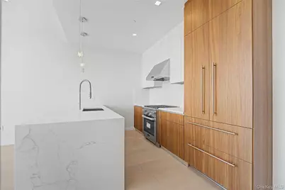 35-32 Leavitt Street #12B, Flushing, NY 11354 - Photo 6