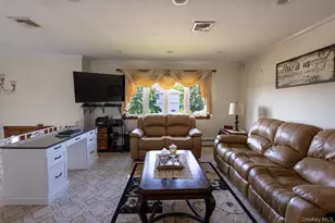 222 N Pine St, Massapequa, NY 11758 - Photo 4