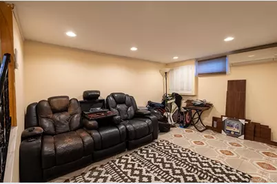 222 N Pine Street, Massapequa, NY 11758 - Photo 40
