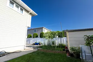 222 N Pine St, Massapequa, NY 11758 - Photo 46
