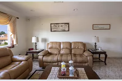 222 N Pine Street, Massapequa, NY 11758 - Photo 6