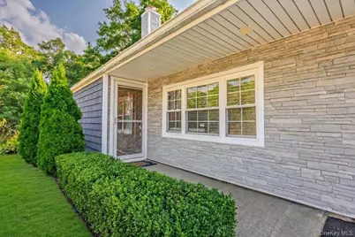 72 S Village Drive, Bellport, NY 11713 - Photo 4