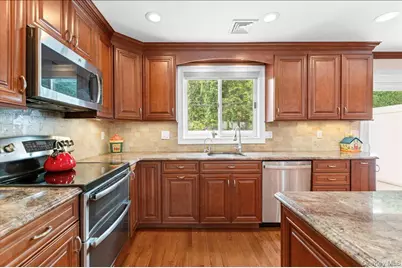 790 Wenwood Drive, East Meadow, NY 11554 - Photo 16