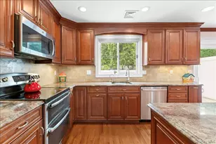 790 Wenwood Dr, East Meadow, NY 11554 - Photo 16