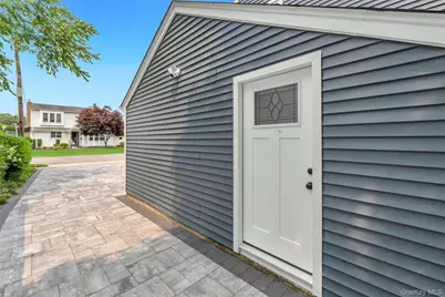 4 Hicks Circle, Hicksville, NY 11801 - Photo 34