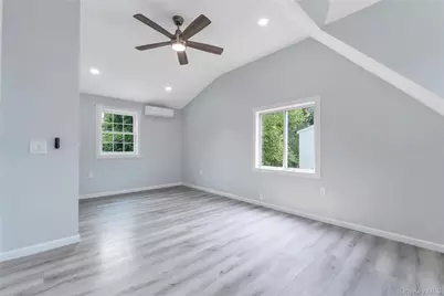 4 Hicks Circle, Hicksville, NY 11801 - Photo 22