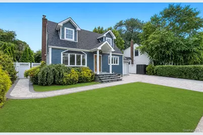 4 Hicks Circle, Hicksville, NY 11801 - Photo 32