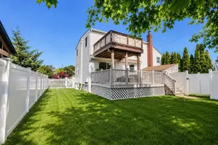 42 Marbourne Rd, Bethpage, NY 11714 - Photo 2