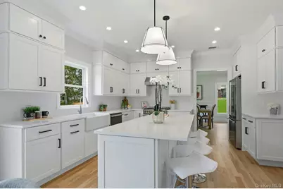 333 Concord Court, Dix Hills, NY 11746 - Photo 20