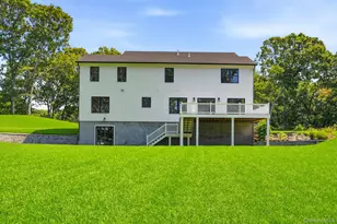 333 Concord Ct, Dix Hills, NY 11746 - Photo 48