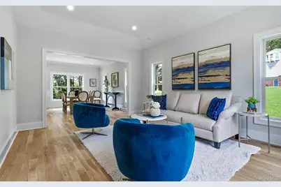 333 Concord Court, Dix Hills, NY 11746 - Photo 10
