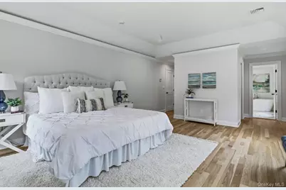 333 Concord Court, Dix Hills, NY 11746 - Photo 30