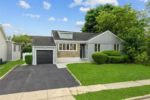 31 Cail Dr, East Rockaway, NY 11518 - Photo 2