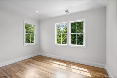 24 Lorraine Court, Northport, NY 11768 - Photo 16