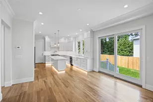 24 Lorraine Ct, Northport, NY 11768 - Photo 6