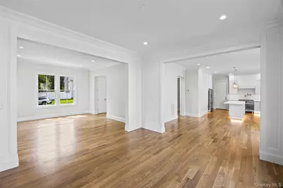 24 Lorraine Court, Northport, NY 11768 - Photo 10