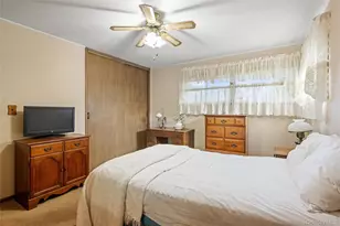 53 Berkshire Rd, Hicksville, NY 11801 - Photo 16
