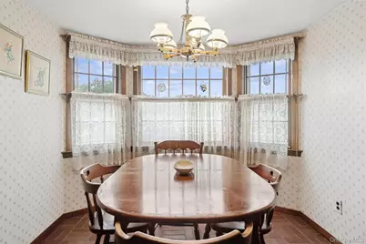53 Berkshire Road, Hicksville, NY 11801 - Photo 8