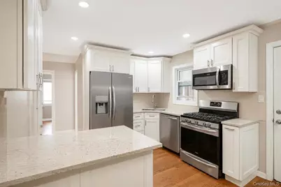 52 E Fenimore Street, Valley Stream, NY 11580 - Photo 2