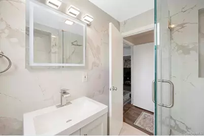 52 E Fenimore Street, Valley Stream, NY 11580 - Photo 28