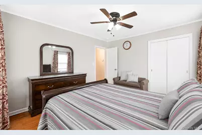 52 E Fenimore Street, Valley Stream, NY 11580 - Photo 22