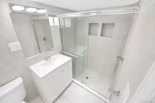 52 E Fenimore St, Valley Stream, NY 11580 - Photo 30