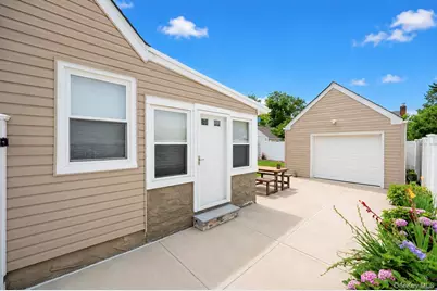 52 E Fenimore Street, Valley Stream, NY 11580 - Photo 34