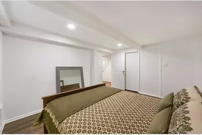 52 E Fenimore Street, Valley Stream, NY 11580 - Photo 26