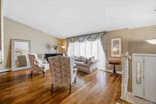6 Huber Ct, Rockville Centre, NY 11570 - Photo 12