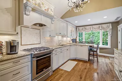 6 Huber Court, Rockville Centre, NY 11570 - Photo 16