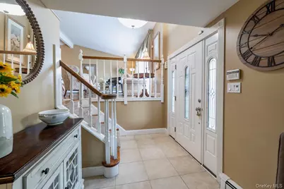 6 Huber Court, Rockville Centre, NY 11570 - Photo 8
