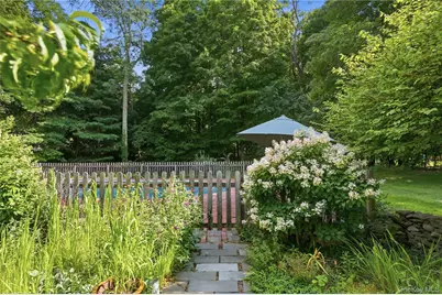 809 Traver Road, Pleasant Valley, NY 12569 - Photo 36