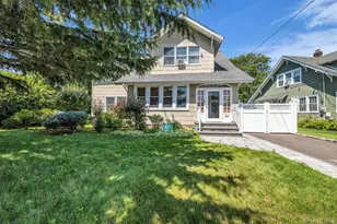 30 West St, Farmingdale, NY 11735 - Photo 2