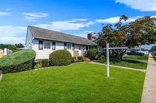 177 10th St, Bethpage, NY 11714 - Photo 2