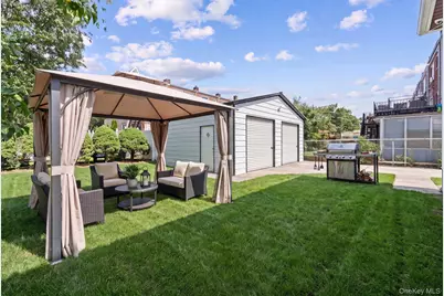 240 Buttrick Avenue, Bronx, NY 10465 - Photo 8