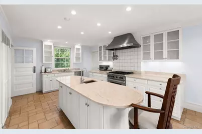 767 Montauk Highway, Quiogue, NY 11978 - Photo 8