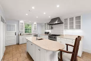 767 Montauk Hwy, Quiogue, NY 11978 - Photo 8