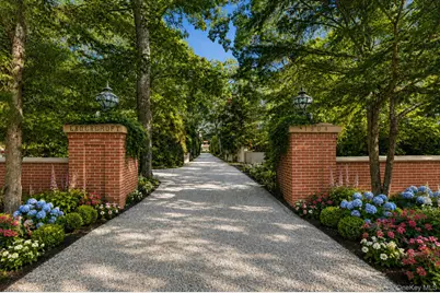 767 Montauk Highway, Quiogue, NY 11978 - Photo 2