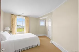 767 Montauk Hwy, Quiogue, NY 11978 - Photo 16