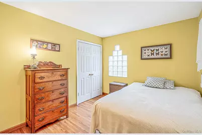 35 Fleets Point Drive, West Babylon, NY 11704 - Photo 12