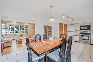 35 Fleets Point Dr, West Babylon, NY 11704 - Photo 4