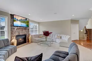 7 Brookline Ct, Wading River, NY 11792 - Photo 12