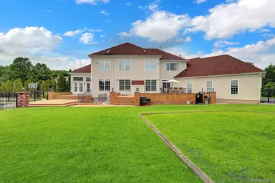 7 Brookline Court, Wading River, NY 11792 - Photo 4