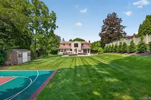 30 Irving Dr, Woodbury, NY 11797 - Photo 34
