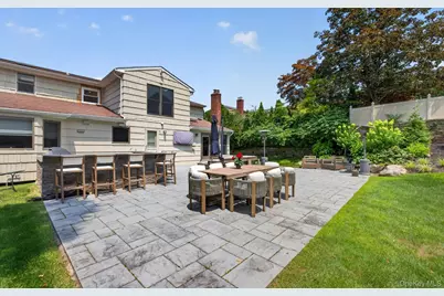 30 Irving Drive, Woodbury, NY 11797 - Photo 36