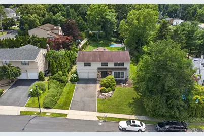 30 Irving Drive, Woodbury, NY 11797 - Photo 46