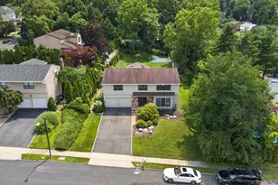 30 Irving Dr, Woodbury, NY 11797 - Photo 46